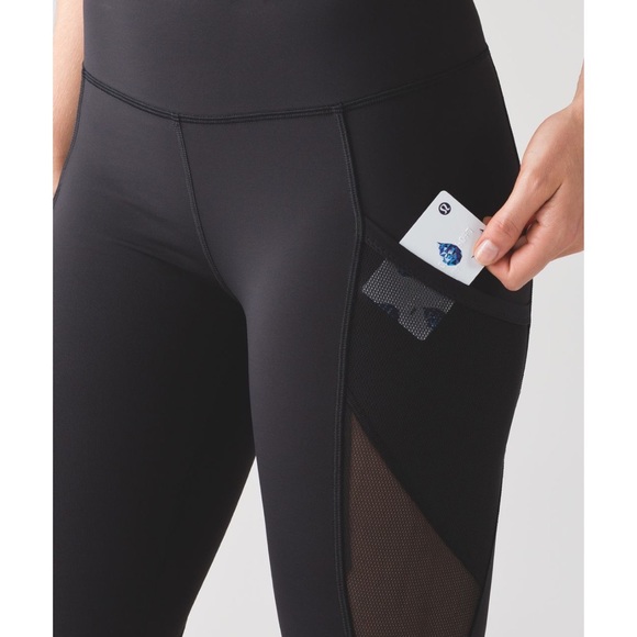 Lululemon Fast As Light Crop Black Full-On® Luxtreme 4 - Picture 4 of 13